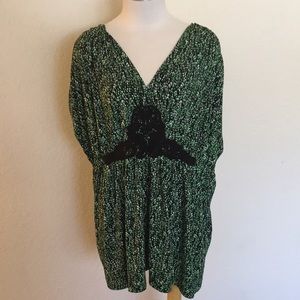 LB Short Ruched Sleeve Embroider Embellishment